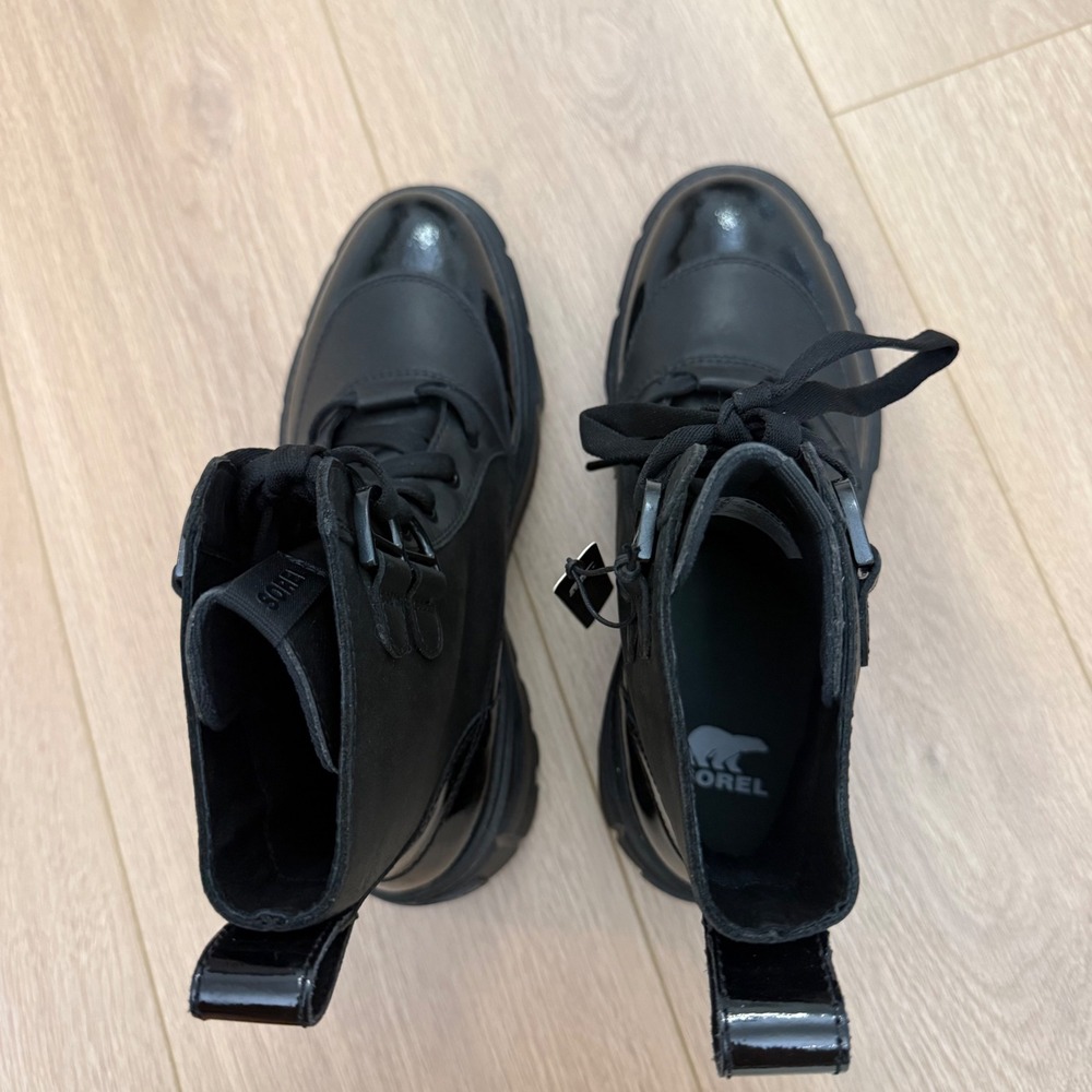TT Sorel Brex Boot Lace Caribou Black Patent Leather Combat Boots 8.5 NEW - Picture 7 of 10